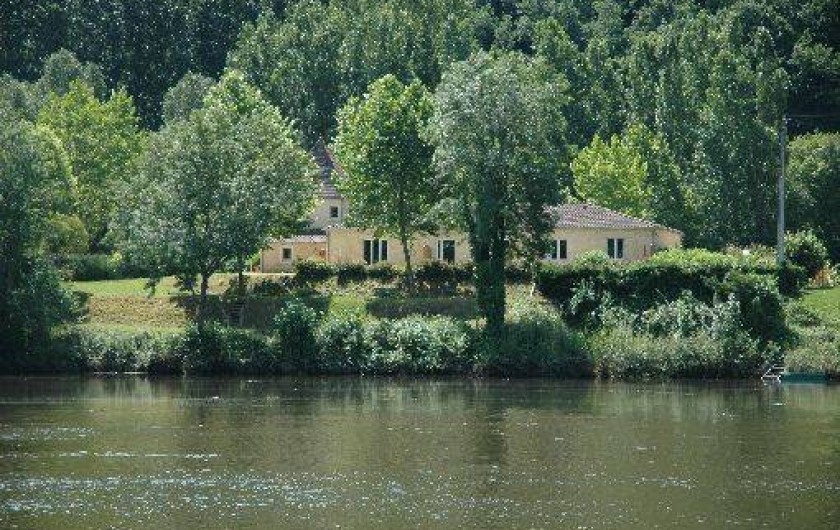 Location de vacances - Gîte à Badefols-sur-Dordogne - Gîtes Rêve de rive vus depuis la rivière