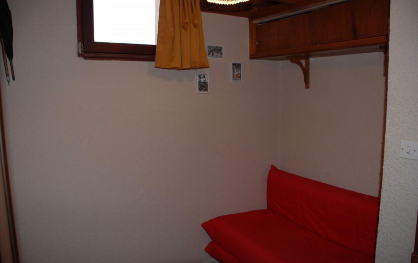 Location de vacances - Appartement à Ax-Bonascre (le Saquet) - La cabine et son canapé lit