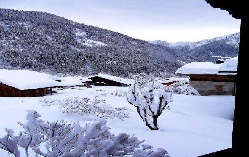 Location de vacances - Chalet à Champagny-en-Vanoise - Vue sud l' hiver depuis une chambre à l'étage