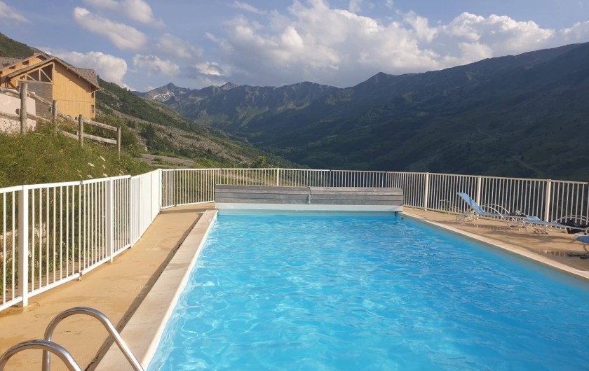 Location de vacances - Appartement à Valmeinier 1800 - Piscine résidence en été