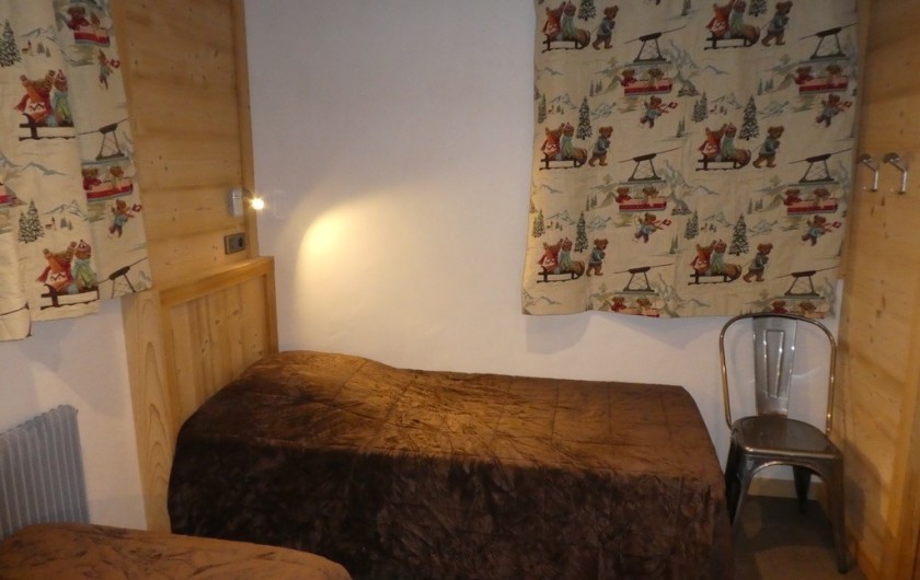 Location de vacances - Appartement à Méribel - Triolets - chambre 3 lits simples