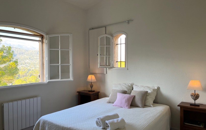 Location de vacances - Villa à Peymeinade - chambre 2  1er étage