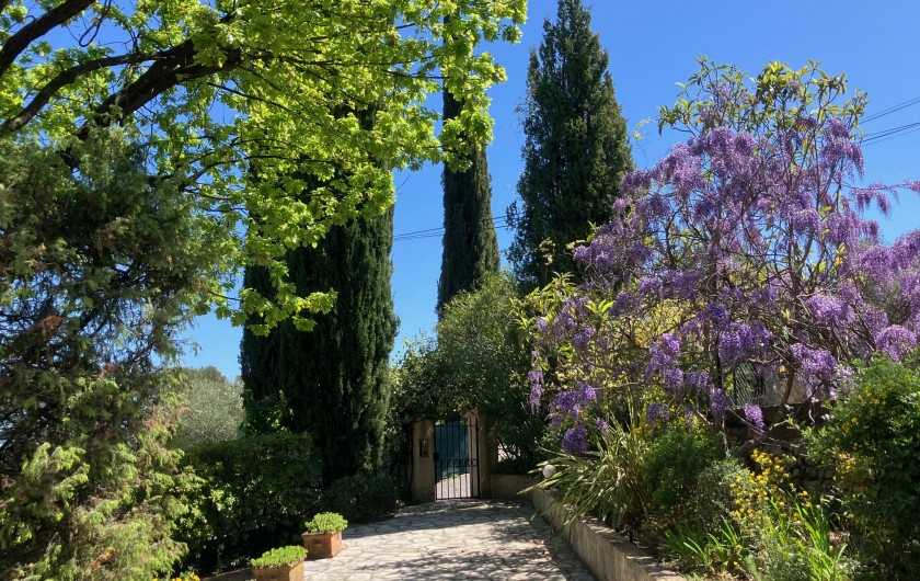 Location de vacances - Villa à Peymeinade - entrée propriété