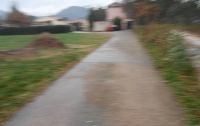 Location de vacances - Gîte à Vidauban - chemin privé d'arrivée a la maison