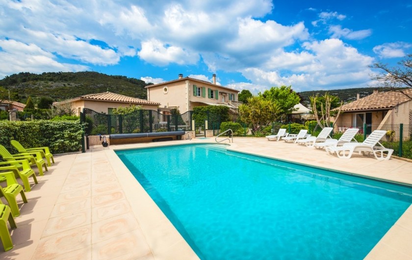 Location de vacances - Chambre d'hôtes à Saint-Jean-de-Fos - Piscine de la propriété