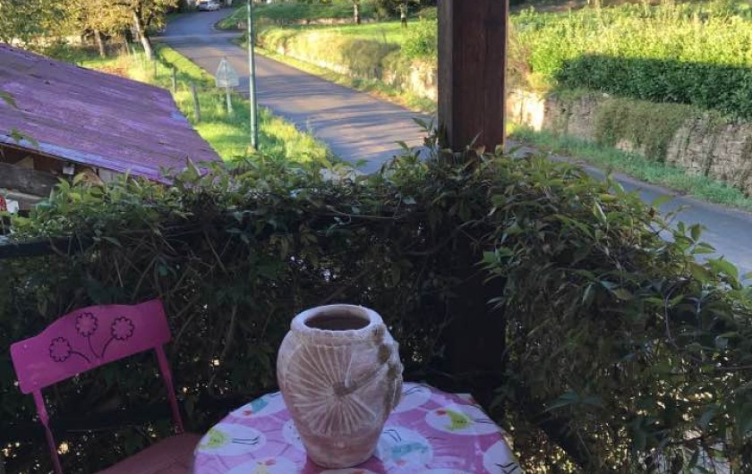 Location de vacances - Appartement à Liourdres - petite terrasse