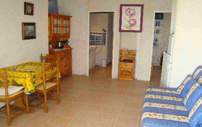 Location de vacances - Appartement à Cavalaire-sur-Mer - Salon appartement azur