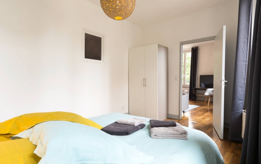 Location de vacances - Appartement à Charleville-Mézières - Chambre Moulin avec armoire penderie