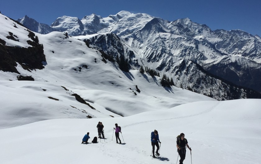 Location de vacances - Chalet à Servoz - Randonnée en raquette, dans les dessus.