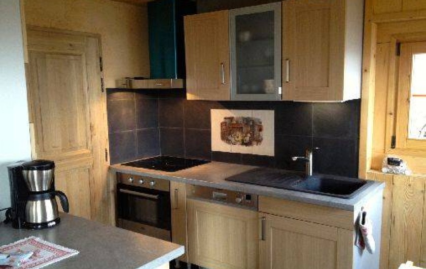 Location de vacances - Chalet à Servoz - Le coin cuisine avec équipements modernes.