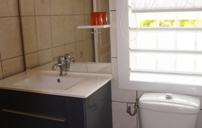Location de vacances - Villa à Saint-François - Salle de bains 1 avec douche lavabo et wc
