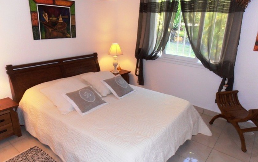 Location de vacances - Villa à Saint-François - Chambre 1 climatisée avec grand lit