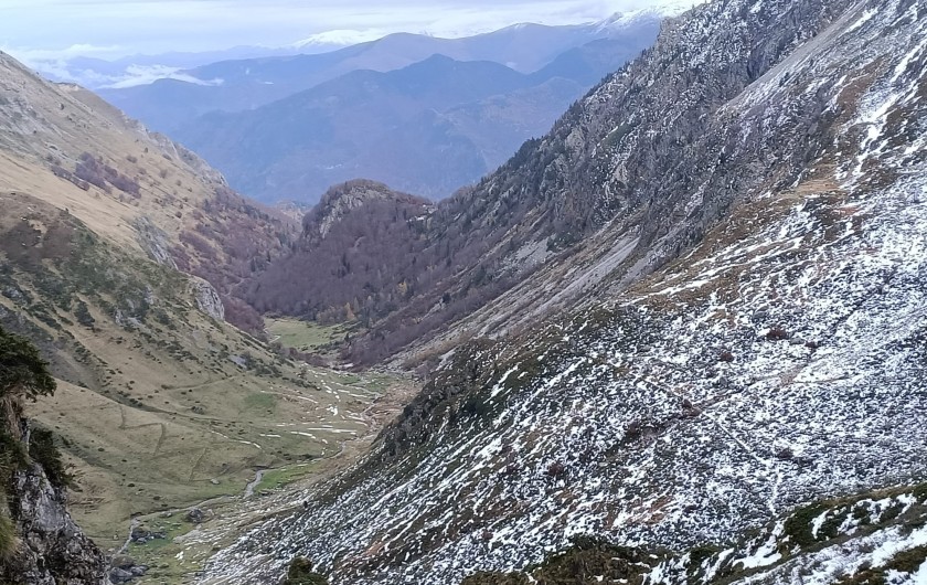 Location de vacances - Studio à Aulus-les-Bains - Montagnes et randonnées aux alentours.