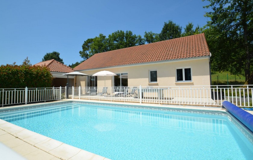 Location de vacances - Gîte à Cublac - La Roseraie avec sa piscine privée chauffée de 10 x 5 m