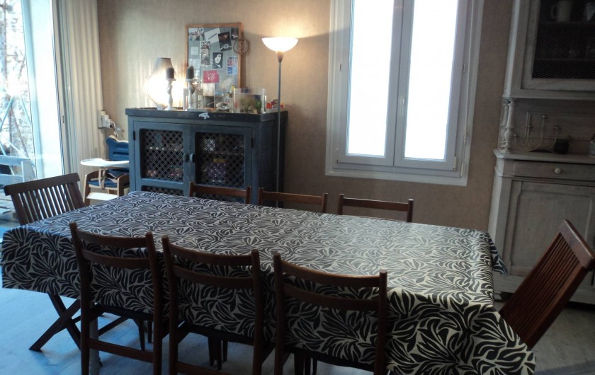 Location de vacances - Maison - Villa à Saint-Laurent-de-la-Salanque - Salle à manger donnant sur le patio