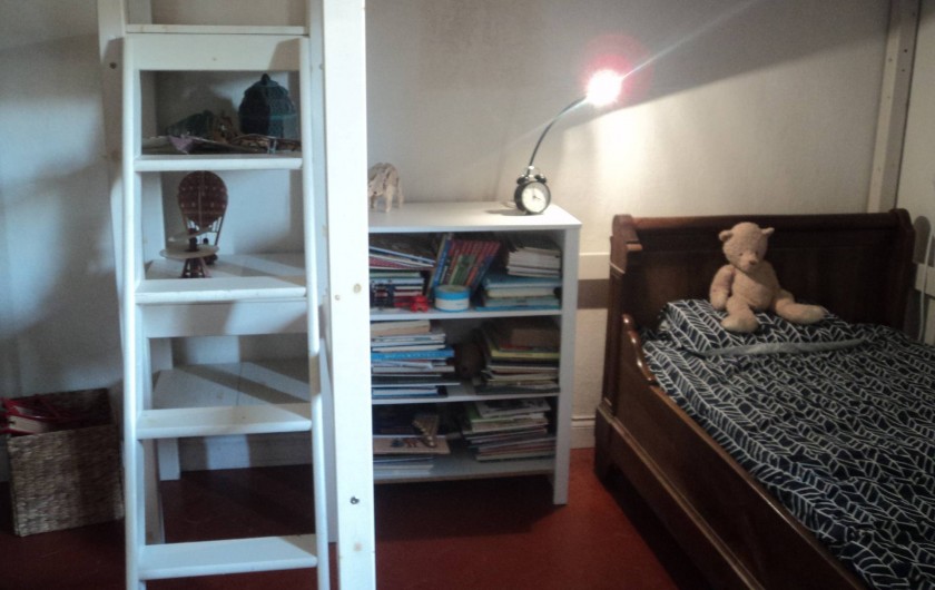 Location de vacances - Maison - Villa à Saint-Laurent-de-la-Salanque - Chambre: 1 lit en 140cm en mezzanine et 1 lit en 90cm