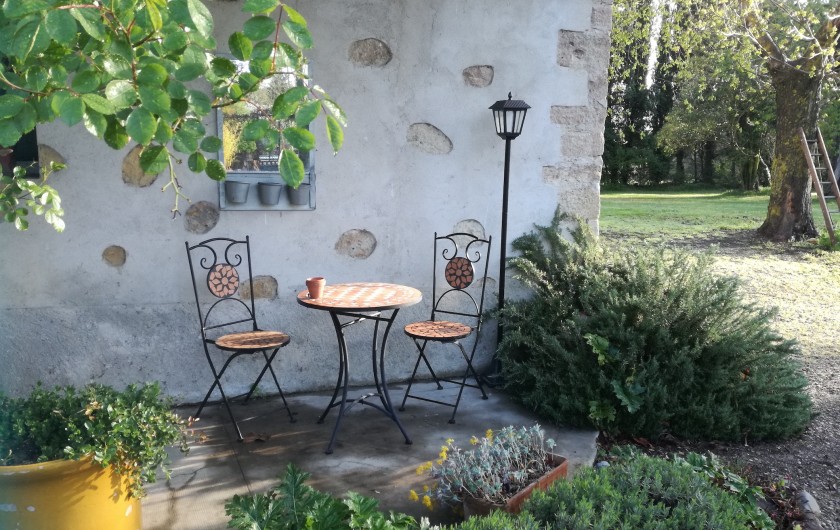 Location de vacances - Mas à Loupia - Sous le porche