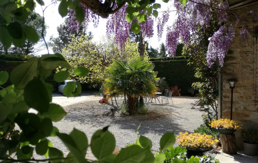 Location de vacances - Mas à Loupia - Sous le porche