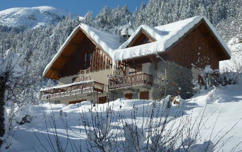 Location de vacances - Chalet à Saint-Jean-d'Arves - chalet sous la neige