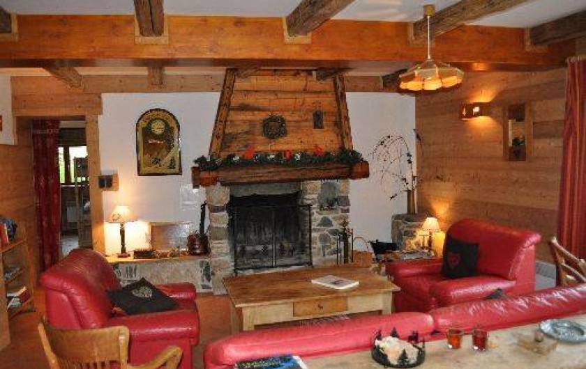 Location de vacances - Chalet à Saint-Jean-d'Arves - cheminée au 1er étage