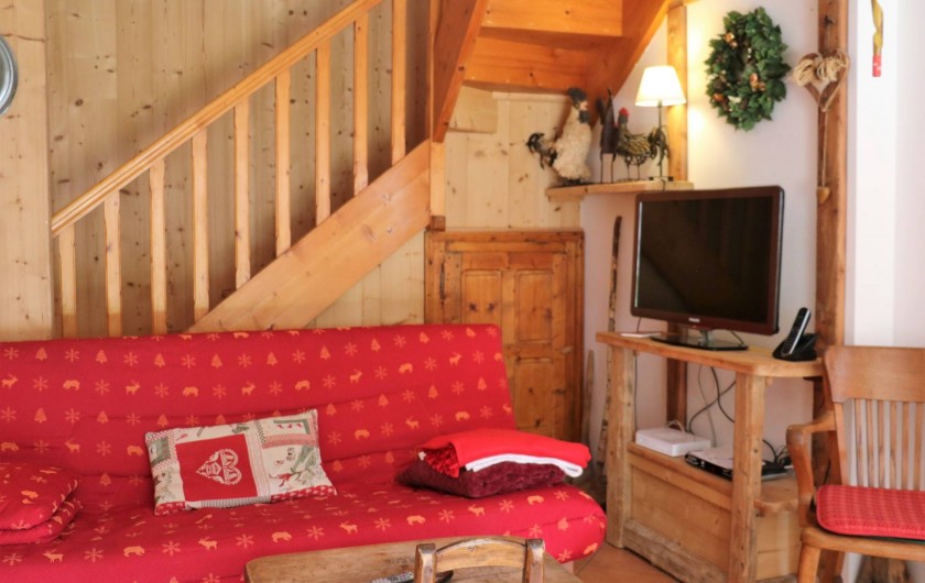 Location de vacances - Chalet à Saint-Jean-d'Arves - Rdc canapé coin TV