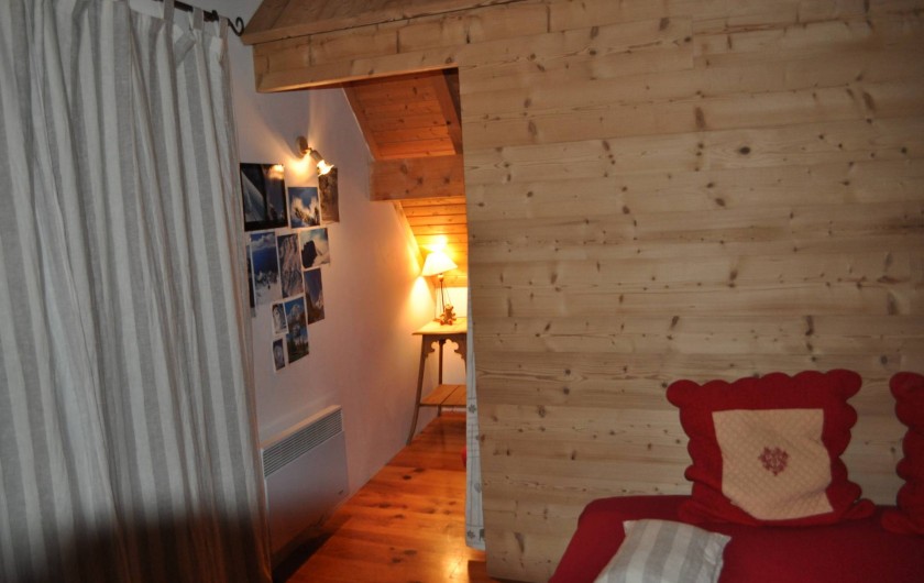 Location de vacances - Chalet à Saint-Jean-d'Arves - salon 2ème étage  + chambre 5