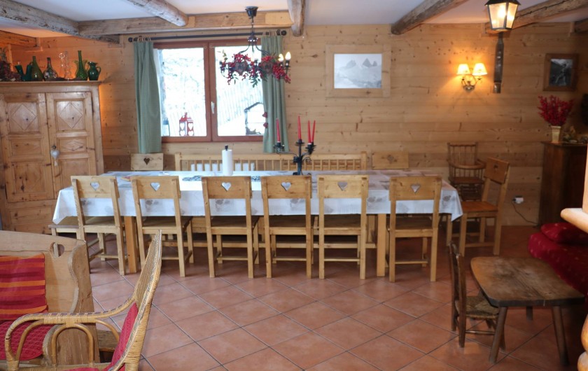 Location de vacances - Chalet à Saint-Jean-d'Arves - Rdc table repas