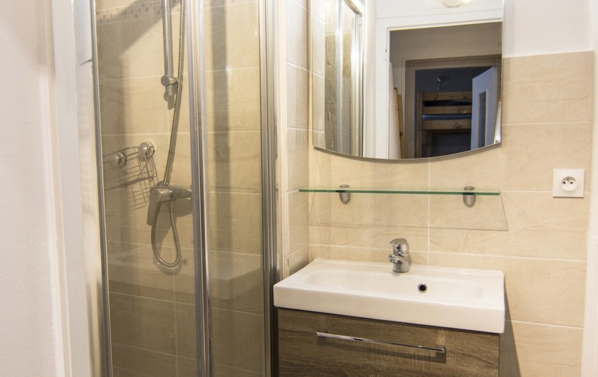 Location de vacances - Studio à Cauterets - Salle d'eau