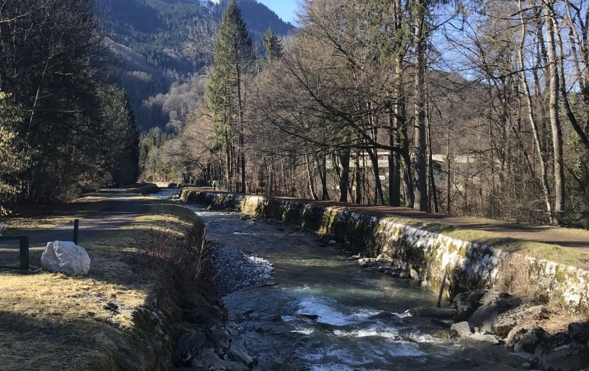Location de vacances - Appartement à Samoëns - Torrent Le Clévieux derrière la Résidence