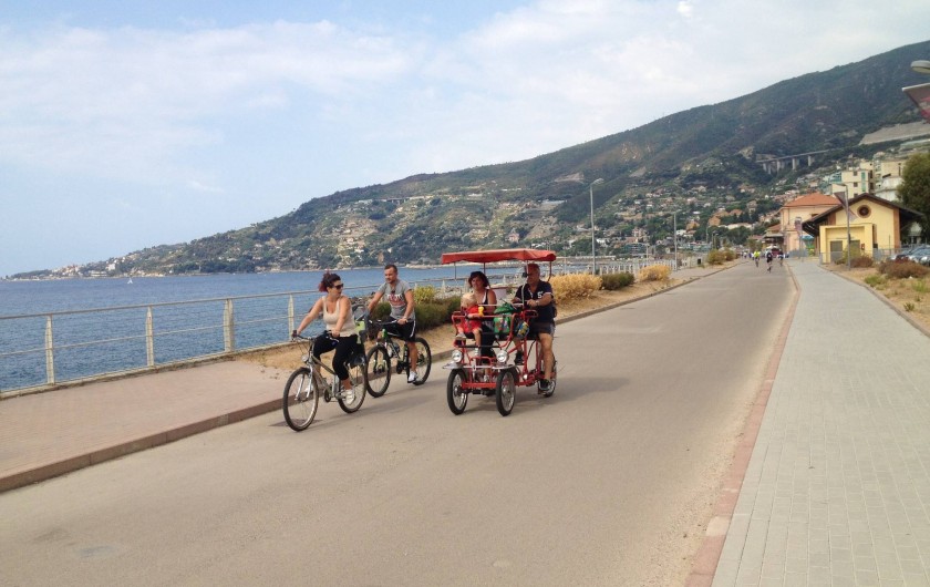 Location de vacances - Appartement à Ospedaletti - Piste ciclable à Ospedaletti et promenade à la mer