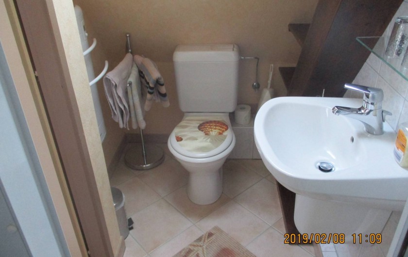 Location de vacances - Chambre d'hôtes à Eguisheim - salle de  bain  chambre  Brune