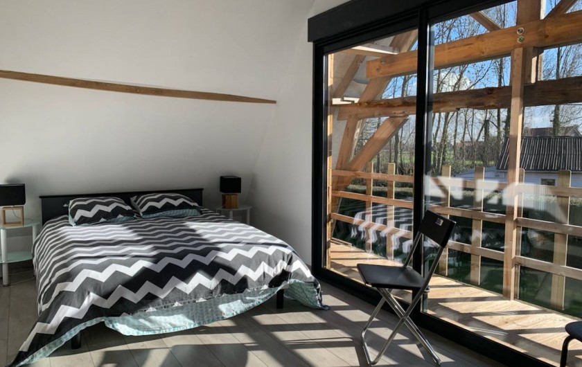 Location de vacances - Gîte à Helfaut - chambre triple  gite " le petit bois" avec balcon + salle de douche et WC