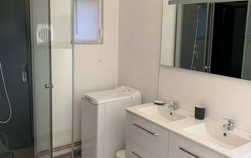 Location de vacances - Gîte à Helfaut - salle de douche " le grand bois", double vasque