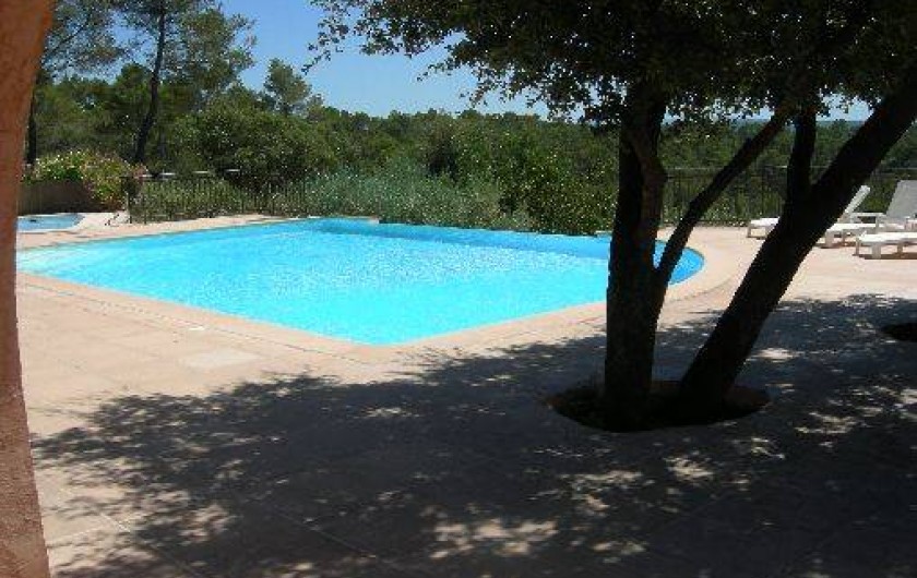 Location de vacances - Gîte à Entrecasteaux - Piscine chauffée