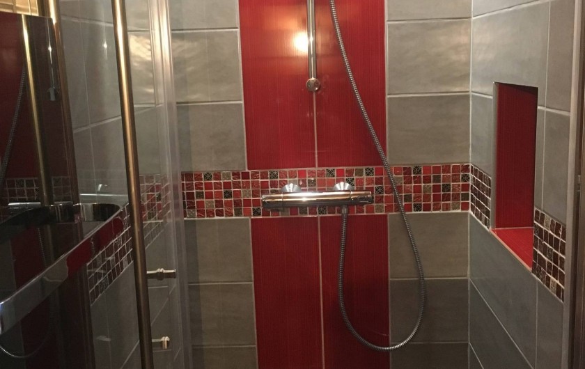 Location de vacances - Chalet à Bolquère - La salle d'eau privative des Sapinettes