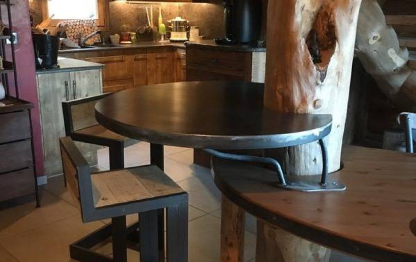 Location de vacances - Chalet à Bolquère - Le mange debout pour un petit-déjeuner en tête à tête