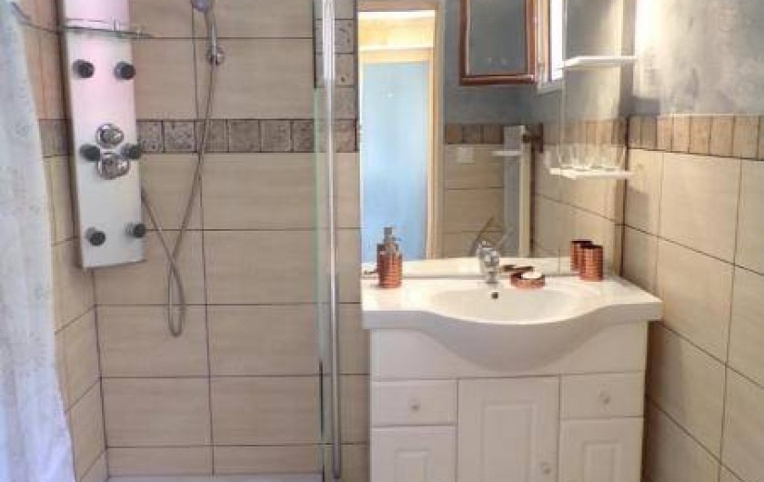 Location de vacances - Gîte à Vignonet - salle d'eau