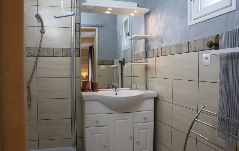 Location de vacances - Gîte à Vignonet - salle d'eau