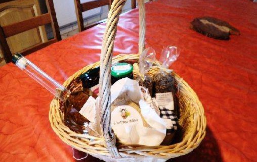 Location de vacances - Gîte à Saint-Privat-du-Dragon - Panier de bienvenue