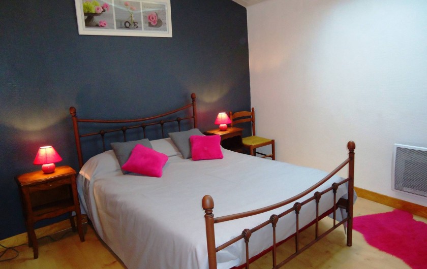 Location de vacances - Gîte à Saint-Privat-du-Dragon - Chambre avec lit 140 x 190