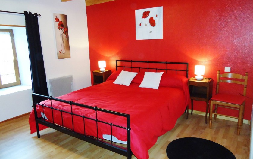 Location de vacances - Gîte à Saint-Privat-du-Dragon - Chambre avec  lit 160 x 200