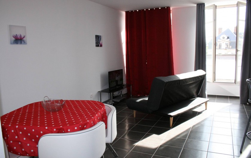 Location de vacances - Appartement à Luxeuil-les-Bains - coin salle à manger- salon
