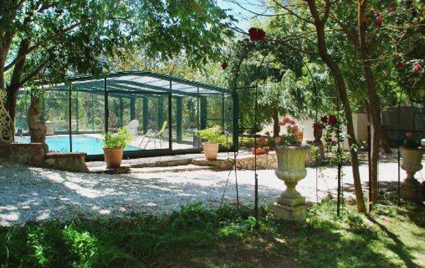 Location de vacances - Chambre d'hôtes à Cuers - piscine