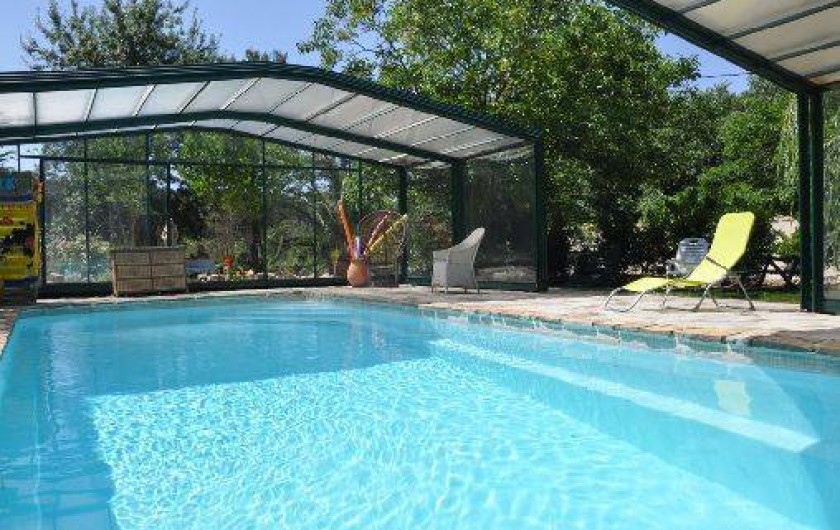 Location de vacances - Chambre d'hôtes à Cuers - piscine découverte par beau temps