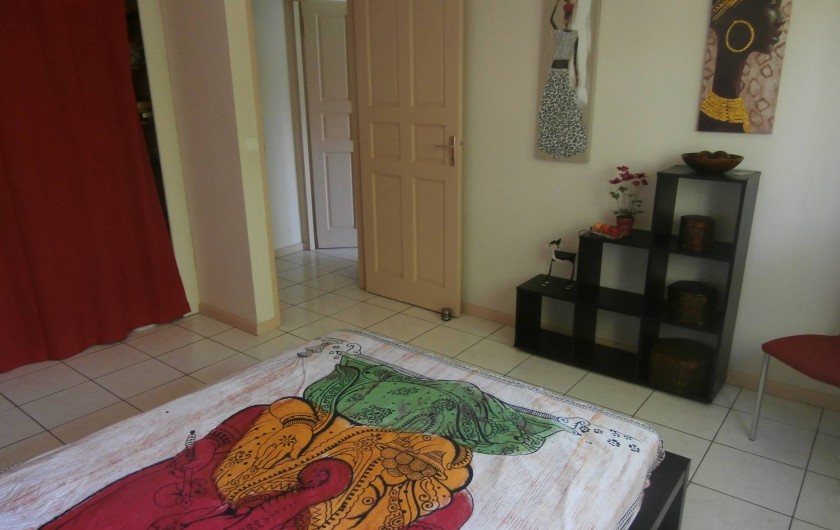Location de vacances - Villa à Saint-Gilles les Bains - La chambre rouge