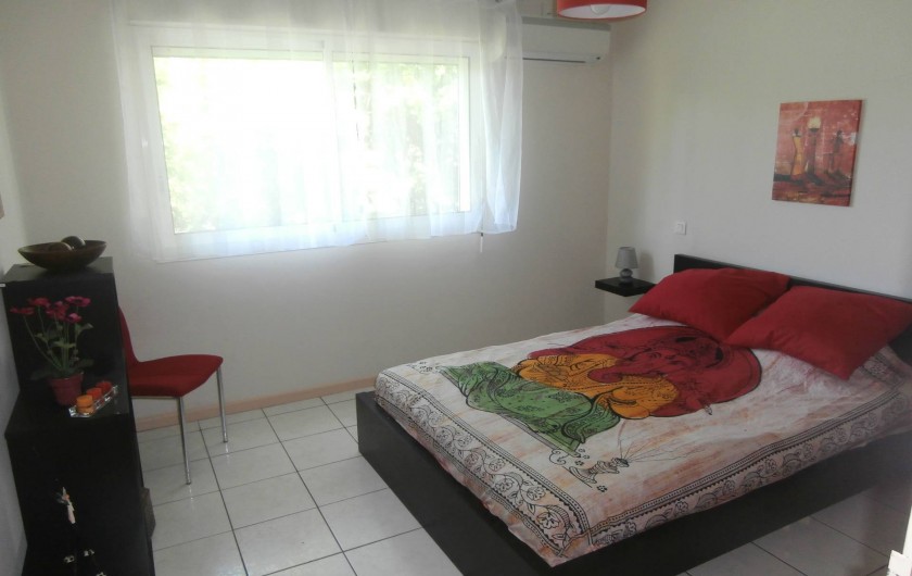 Location de vacances - Villa à Saint-Gilles les Bains - La chambre rouge