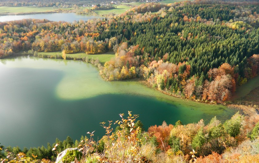 Location de vacances - Gîte à Baume-les-Messieurs - Belvédère des 4 lacs.  Randonnée du Pic de l'aigle, ou autour des lacs.