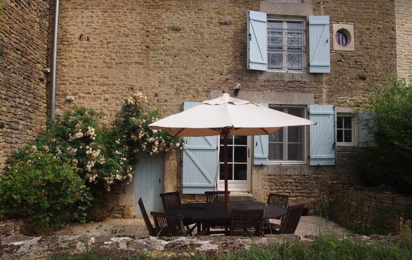 Location de vacances - Gîte à Chantraines - Terrasse, donne sur le jardin
