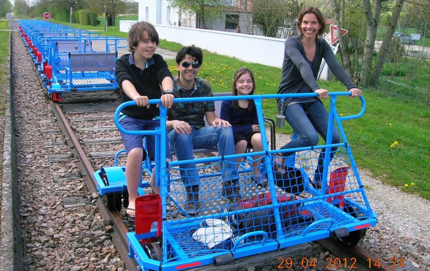Location de vacances - Gîte à Chantraines - Cyclo rail à 200 mètres du gîte