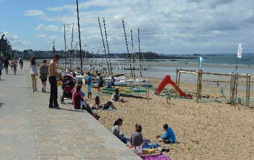 Location de vacances - Studio à Saint-Malo - la plage de la Hoguette à 200m de la location